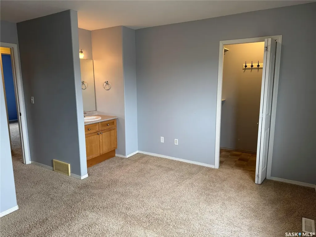 122 Keedwell Street Saskatoon SK S7W 1B4
