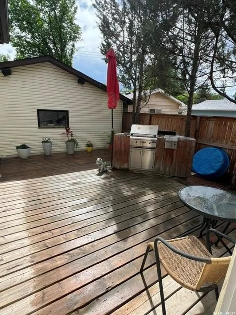 2745 Park Street Regina SK S4N 2H4