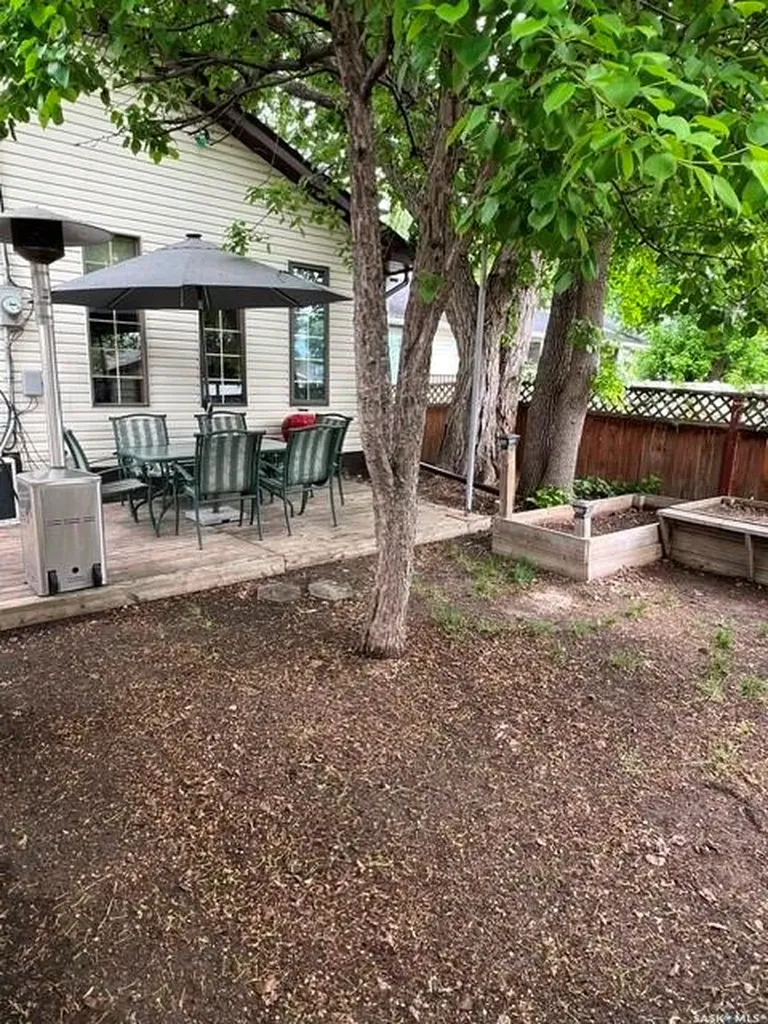 2745 Park Street Regina SK S4N 2H4