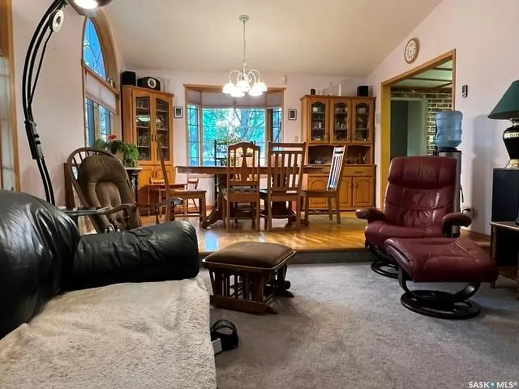 2745 Park Street Regina SK S4N 2H4