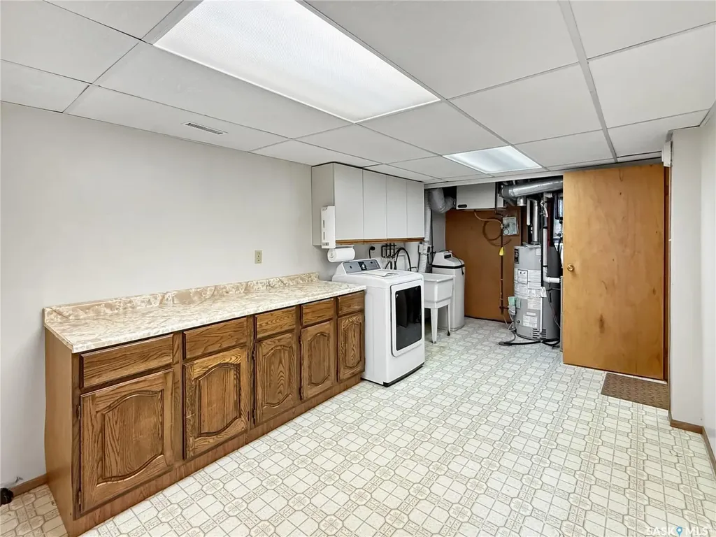2402 Canary Street North Battleford SK S9A 3T9