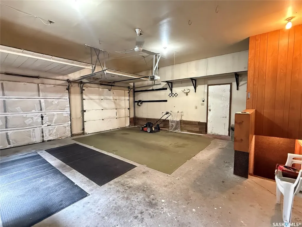 2402 Canary Street North Battleford SK S9A 3T9