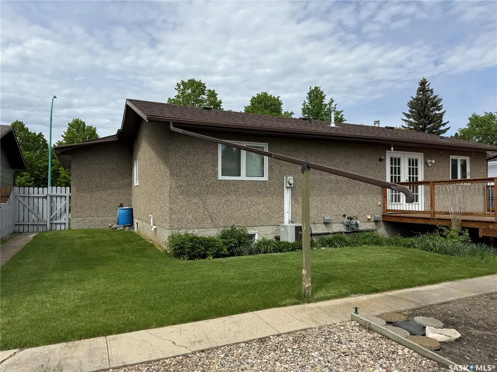 2402 Canary Street North Battleford SK S9A 3T9