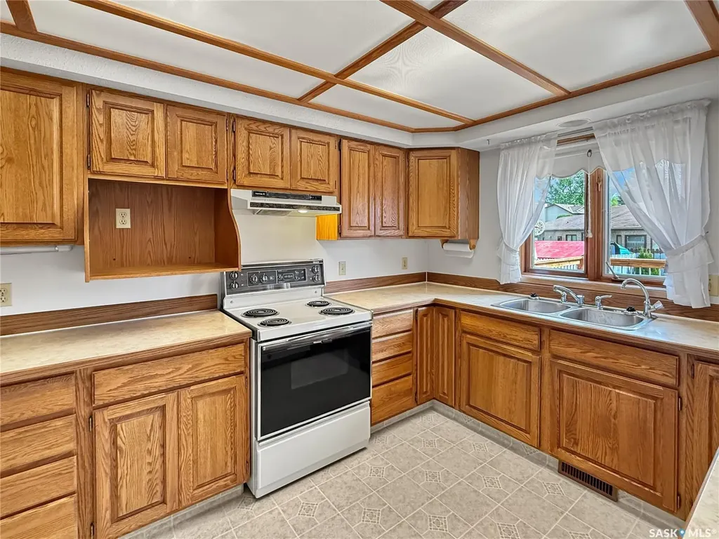 2402 Canary Street North Battleford SK S9A 3T9