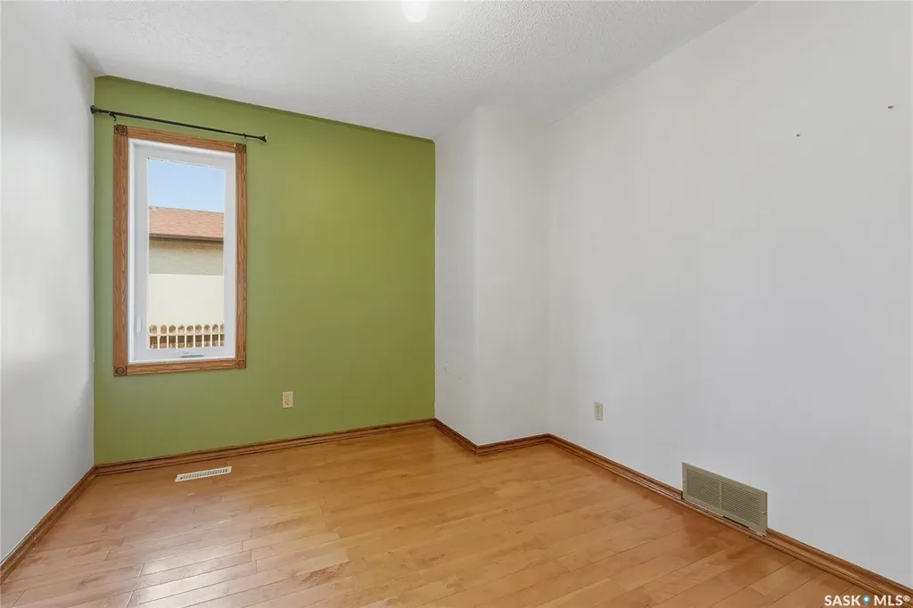 986 Rowell Crescent N Regina SK S4X 2A6