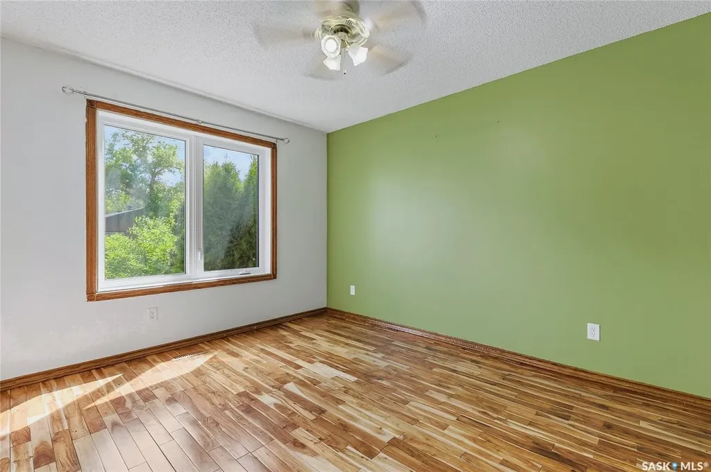 986 Rowell Crescent N Regina SK S4X 2A6