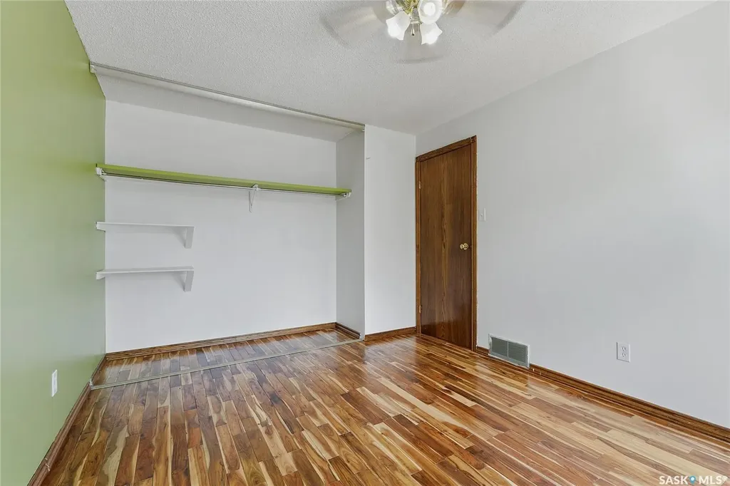 986 Rowell Crescent N Regina SK S4X 2A6