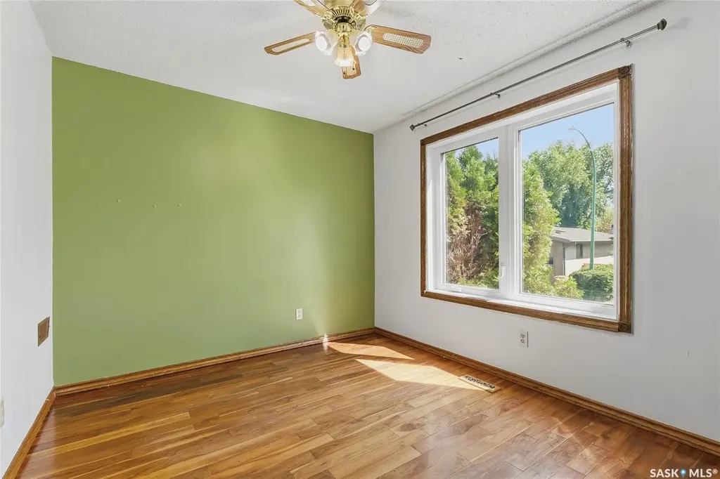 986 Rowell Crescent N Regina SK S4X 2A6