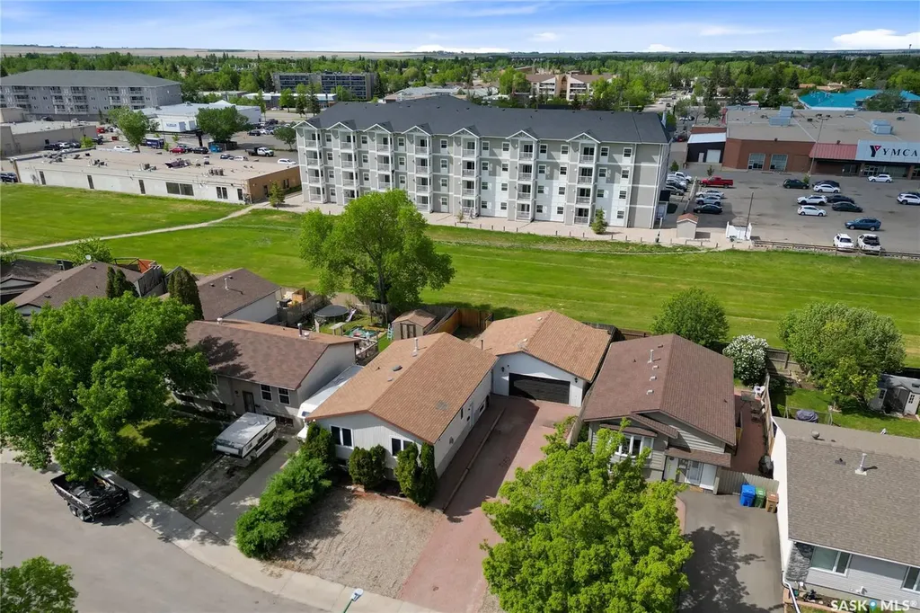 986 Rowell Crescent N Regina SK S4X 2A6