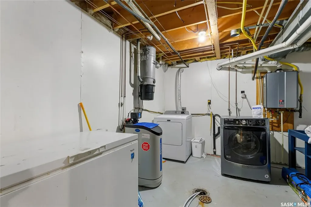 986 Rowell Crescent N Regina SK S4X 2A6