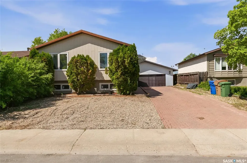 986 Rowell Crescent N Regina SK S4X 2A6
