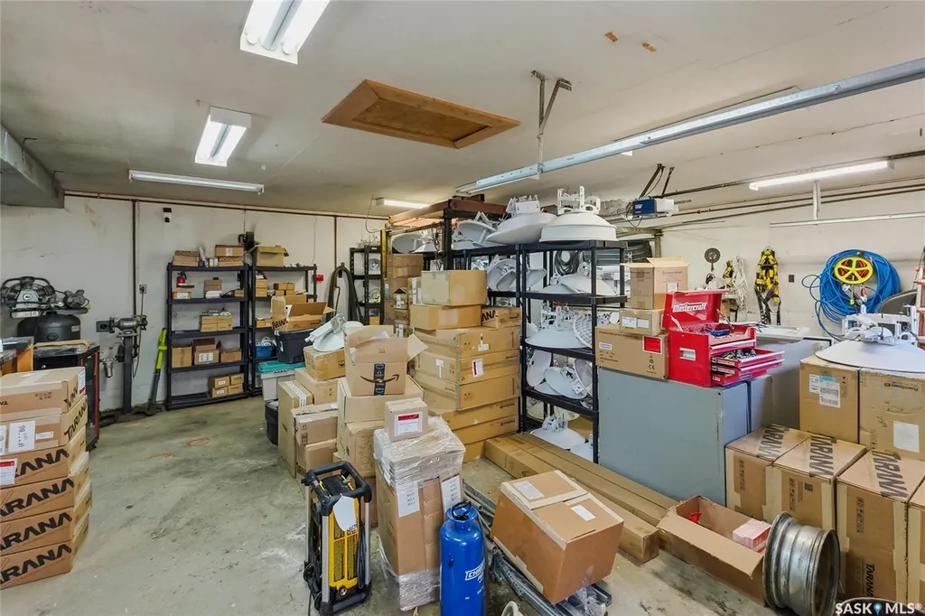 986 Rowell Crescent N Regina SK S4X 2A6