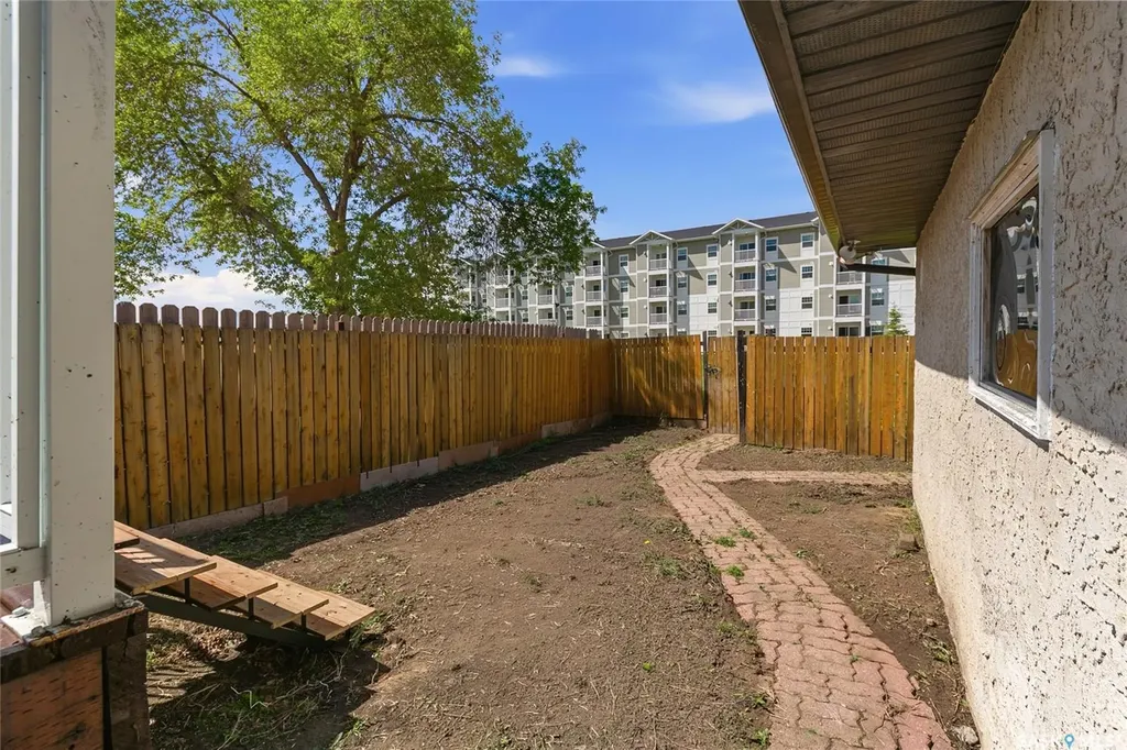 986 Rowell Crescent N Regina SK S4X 2A6
