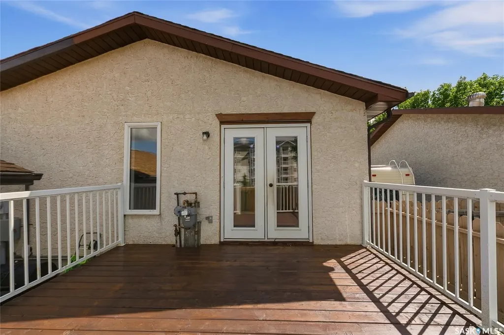 986 Rowell Crescent N Regina SK S4X 2A6
