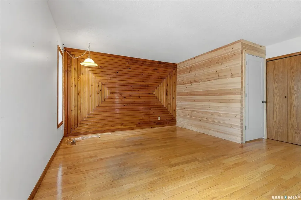986 Rowell Crescent N Regina SK S4X 2A6