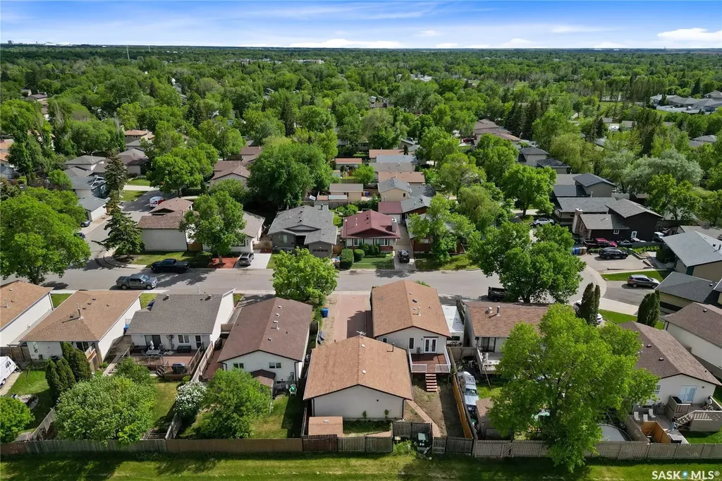 986 Rowell Crescent N Regina SK S4X 2A6