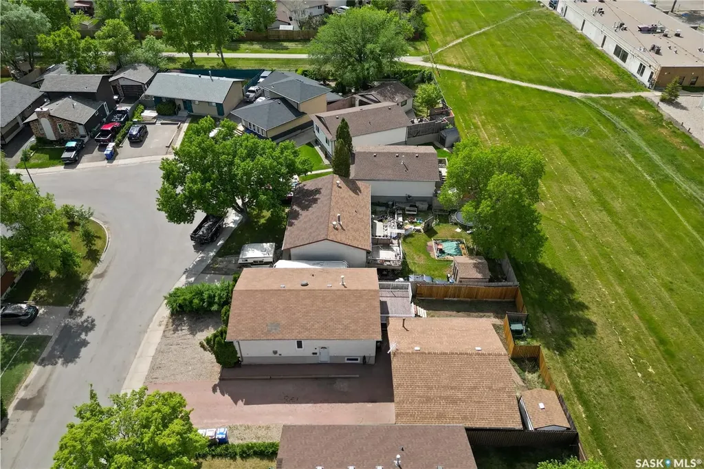 986 Rowell Crescent N Regina SK S4X 2A6