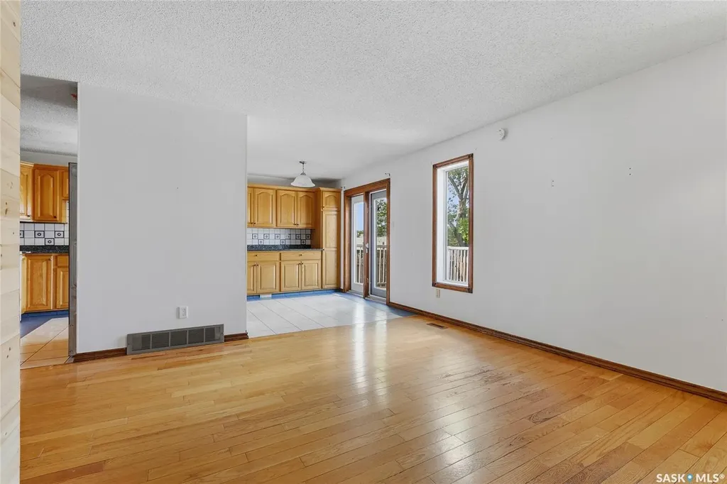 986 Rowell Crescent N Regina SK S4X 2A6