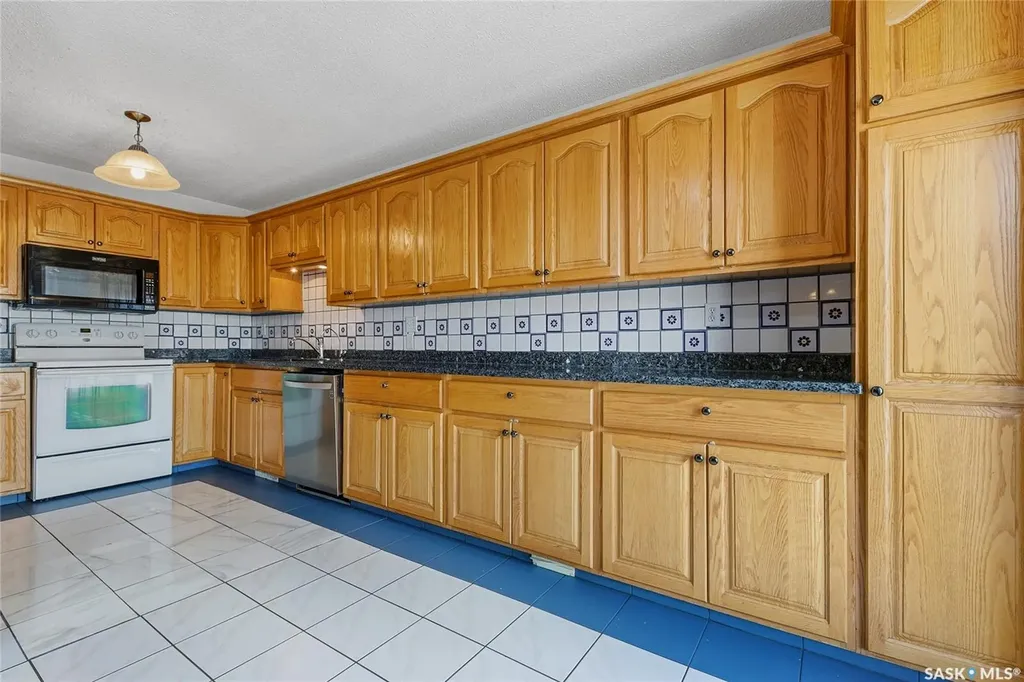 986 Rowell Crescent N Regina SK S4X 2A6