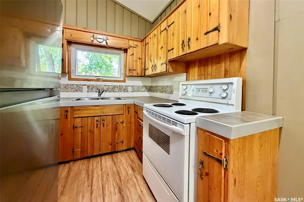 458 7th Street E Regina Beach SK S0G 4C0