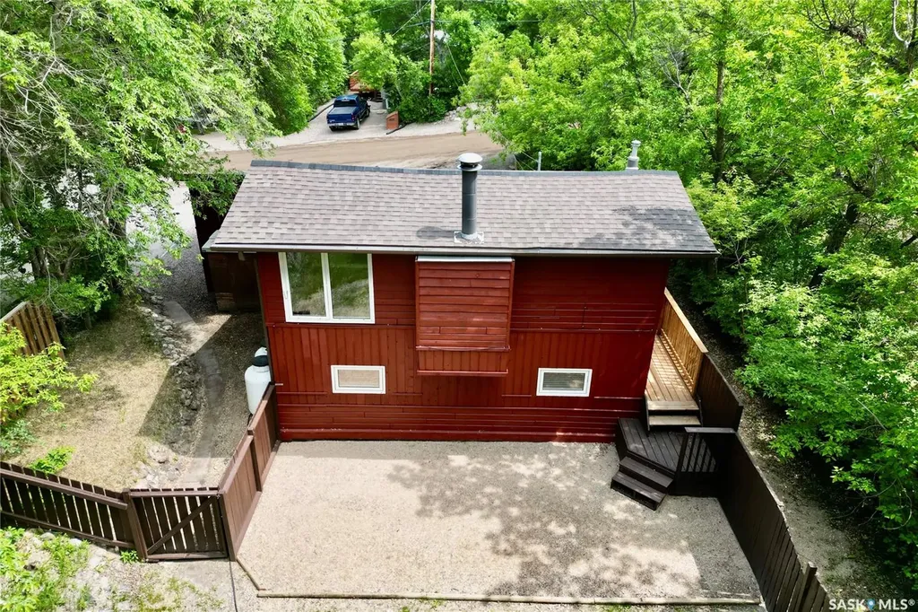 458 7th Street E Regina Beach SK S0G 4C0