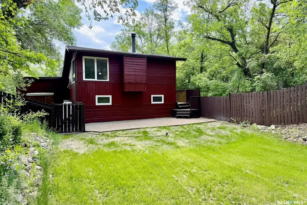 458 7th Street E Regina Beach SK S0G 4C0