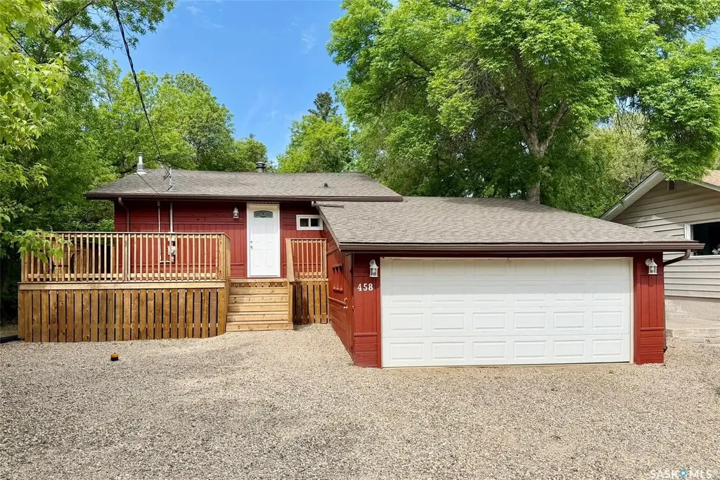 458 7th Street E Regina Beach SK S0G 4C0