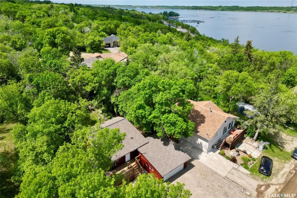 458 7th Street E Regina Beach SK S0G 4C0