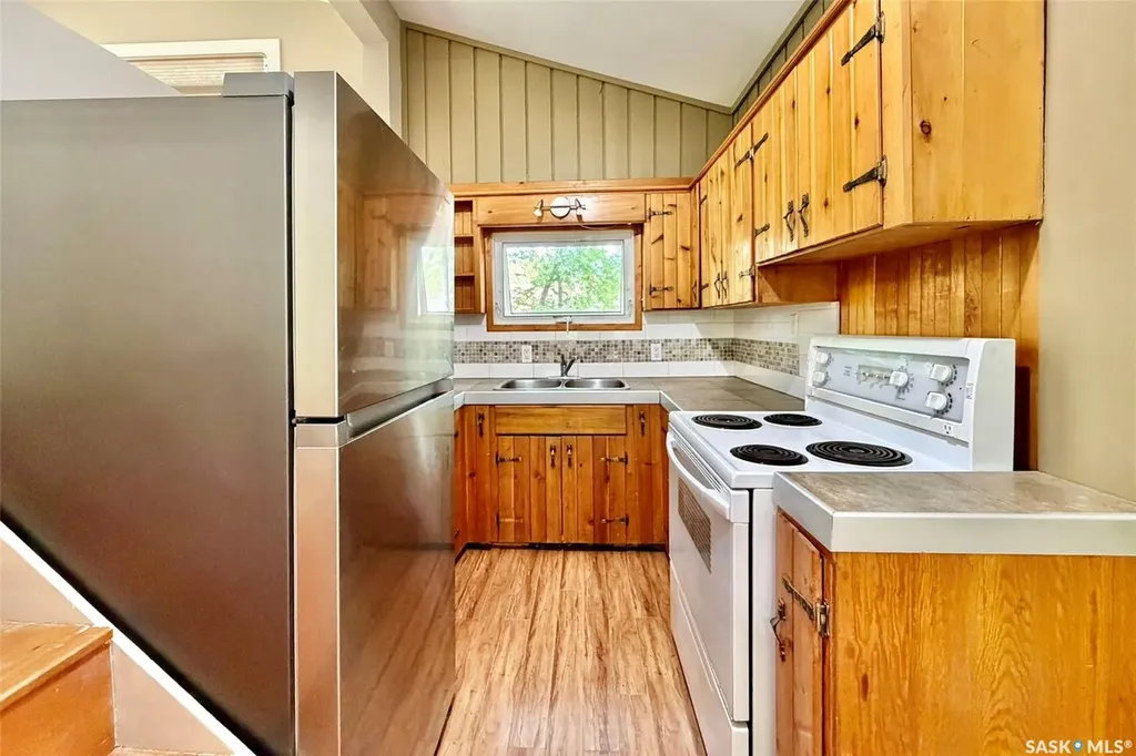 458 7th Street E Regina Beach SK S0G 4C0