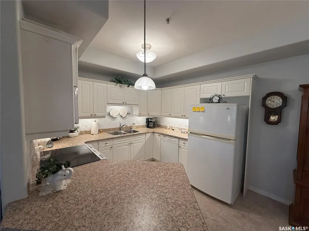 102 Armistice Way Saskatoon SK S7J 2Z6