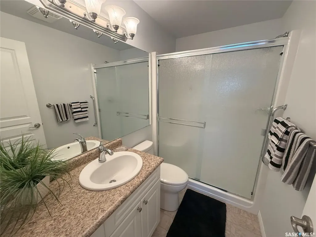 102 Armistice Way Saskatoon SK S7J 2Z6