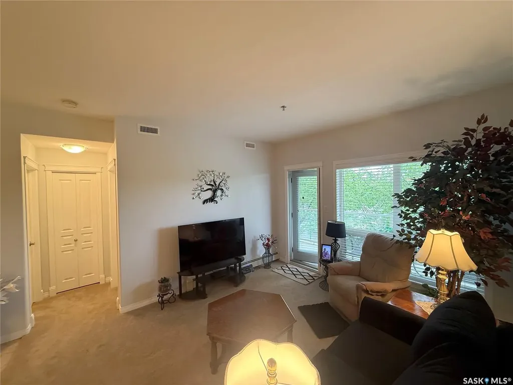 102 Armistice Way Saskatoon SK S7J 2Z6