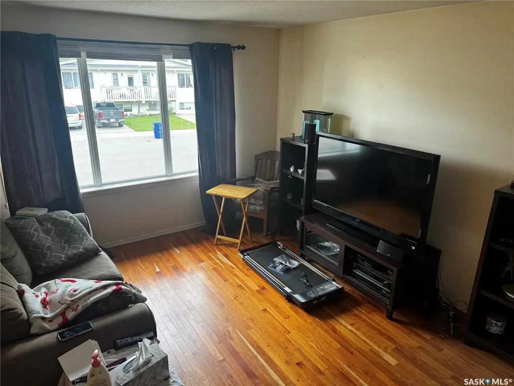 233 Lochrie Crescent Saskatoon SK S7M 5E3