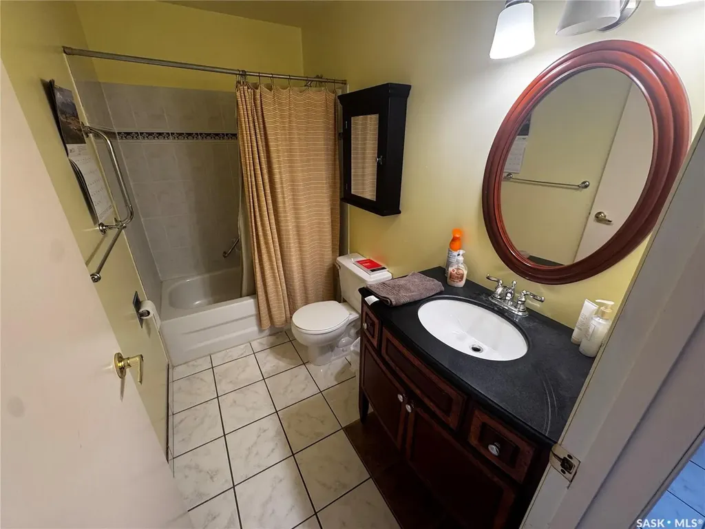 233 Lochrie Crescent Saskatoon SK S7M 5E3