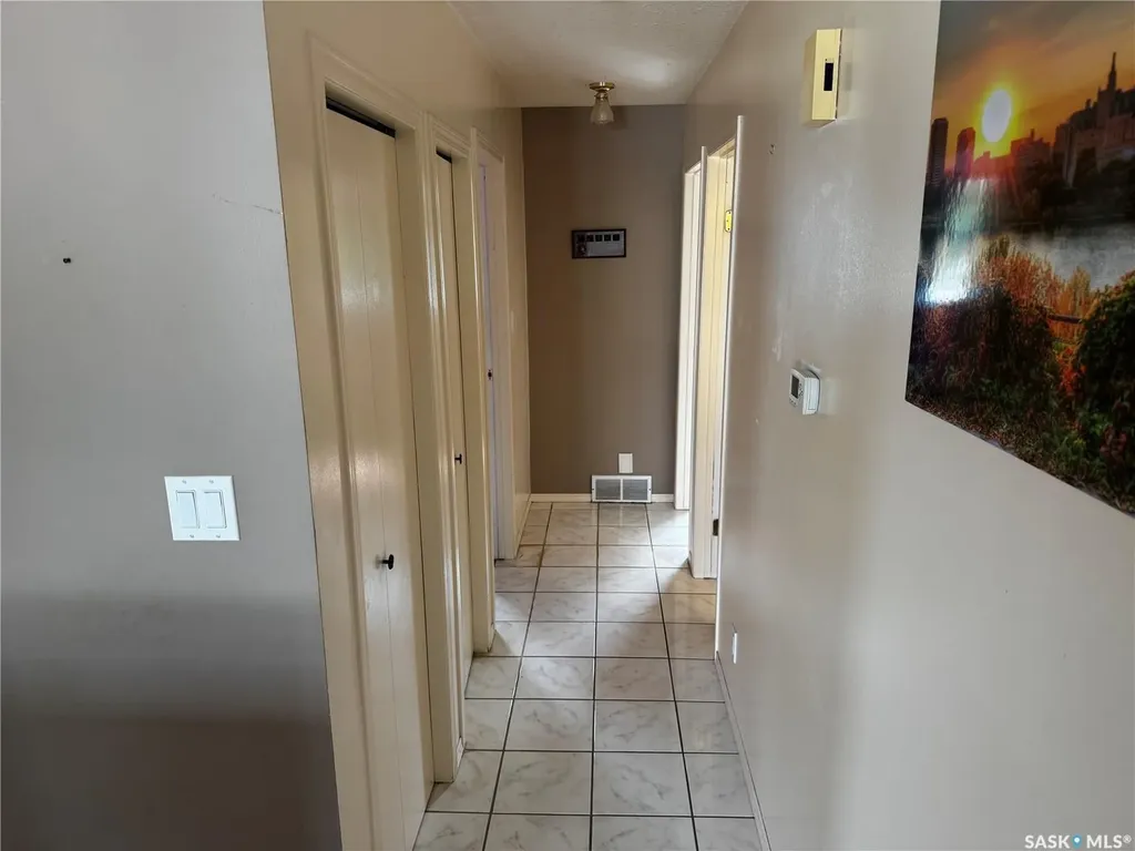 233 Lochrie Crescent Saskatoon SK S7M 5E3