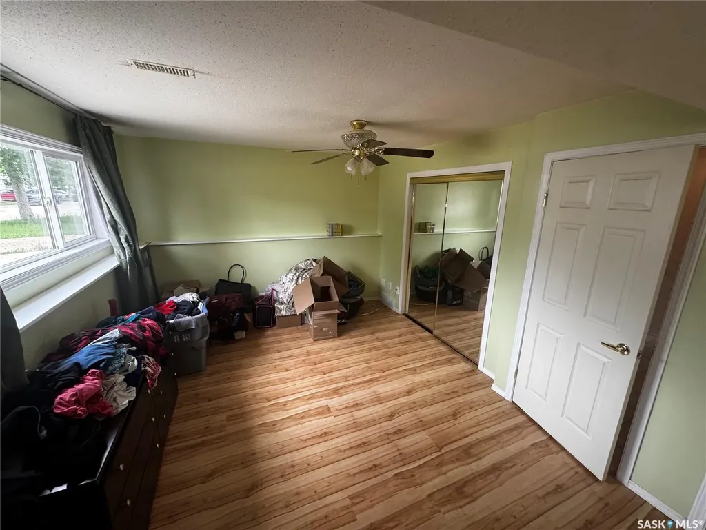 233 Lochrie Crescent Saskatoon SK S7M 5E3