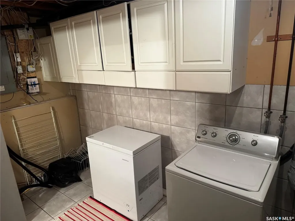233 Lochrie Crescent Saskatoon SK S7M 5E3