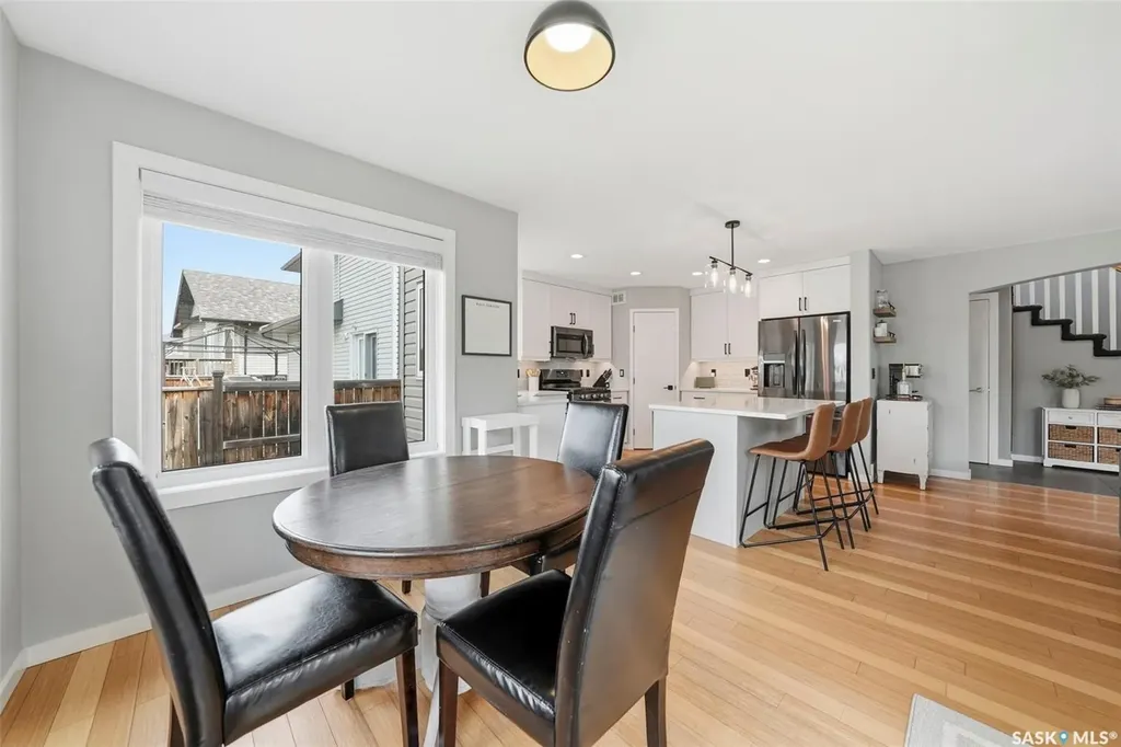327 Hettle Cove Saskatoon SK S7T 0E8