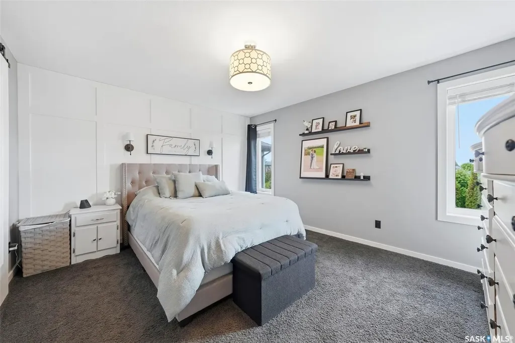 327 Hettle Cove Saskatoon SK S7T 0E8