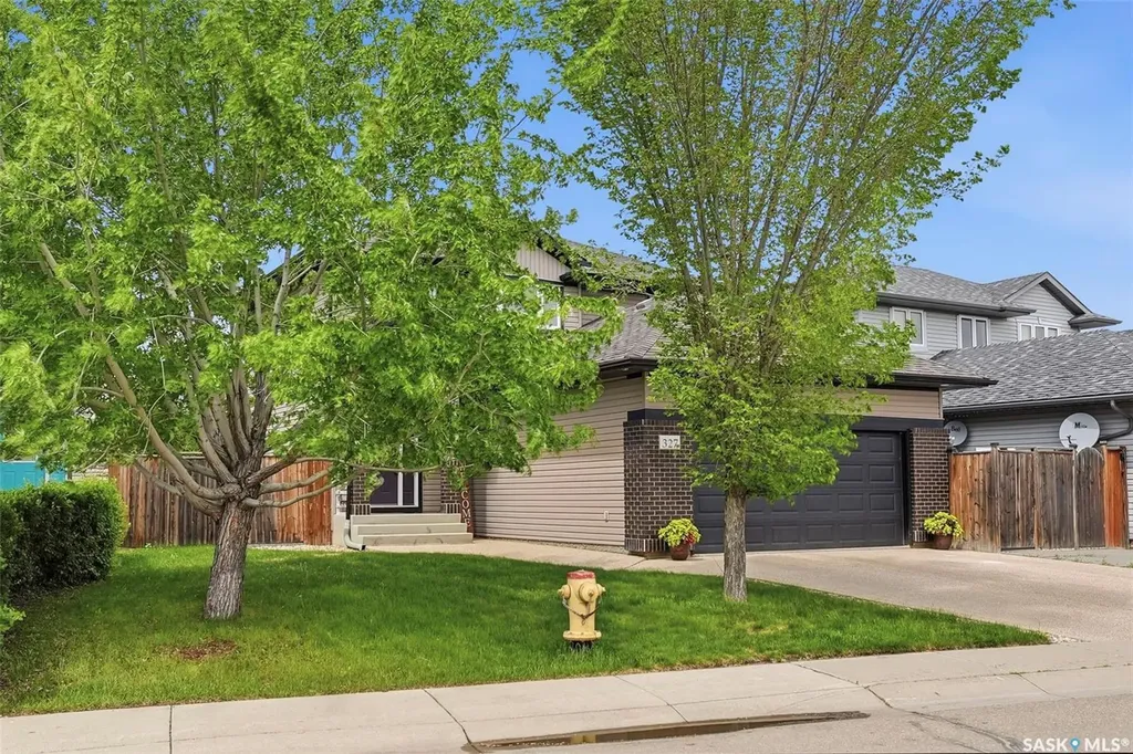 327 Hettle Cove Saskatoon SK S7T 0E8