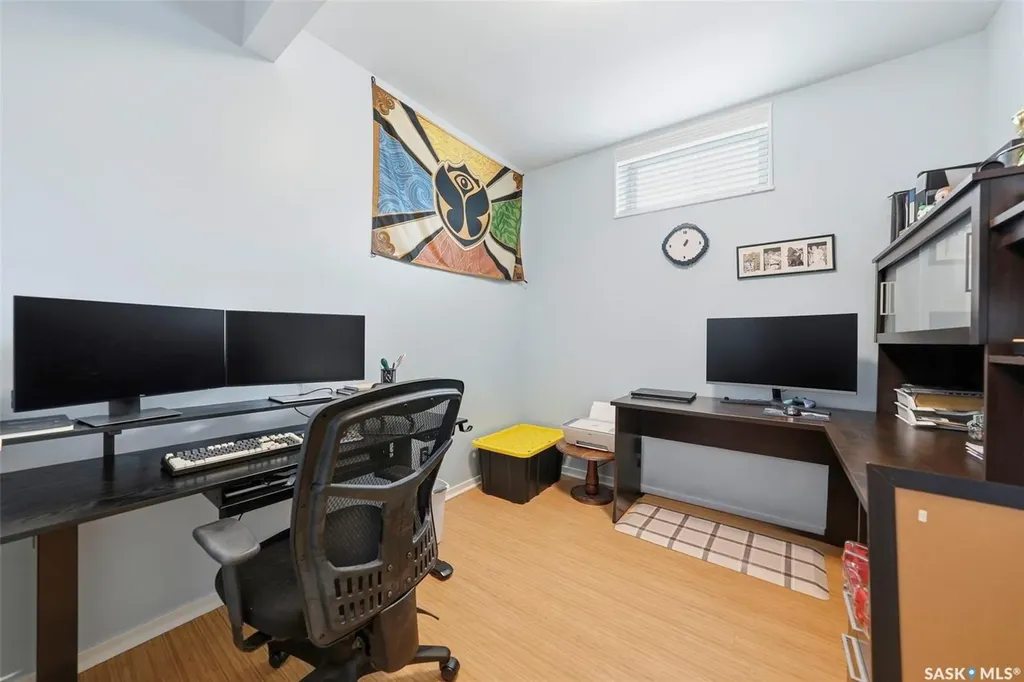327 Hettle Cove Saskatoon SK S7T 0E8
