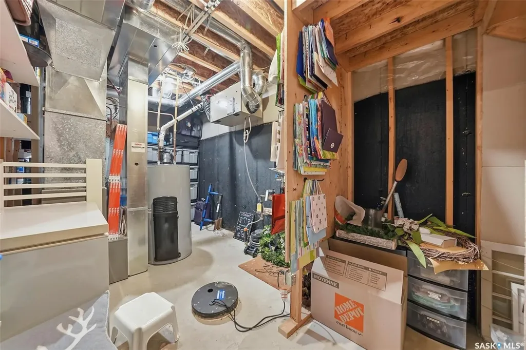 327 Hettle Cove Saskatoon SK S7T 0E8