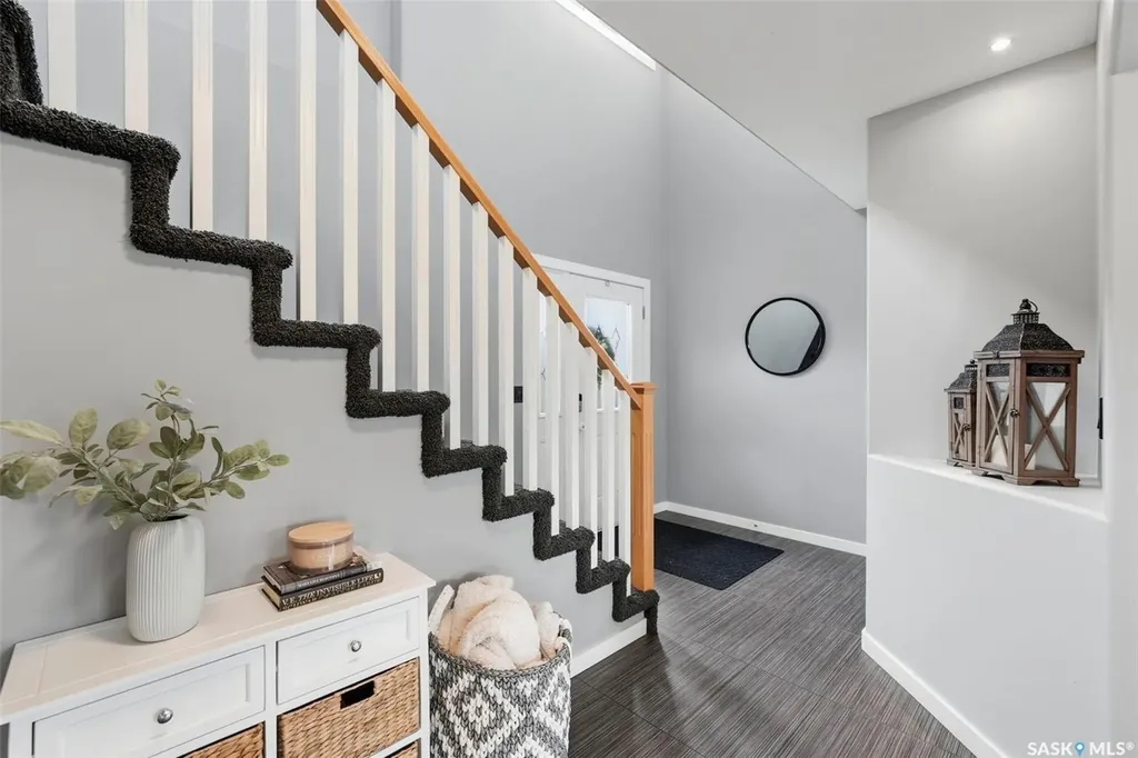 327 Hettle Cove Saskatoon SK S7T 0E8