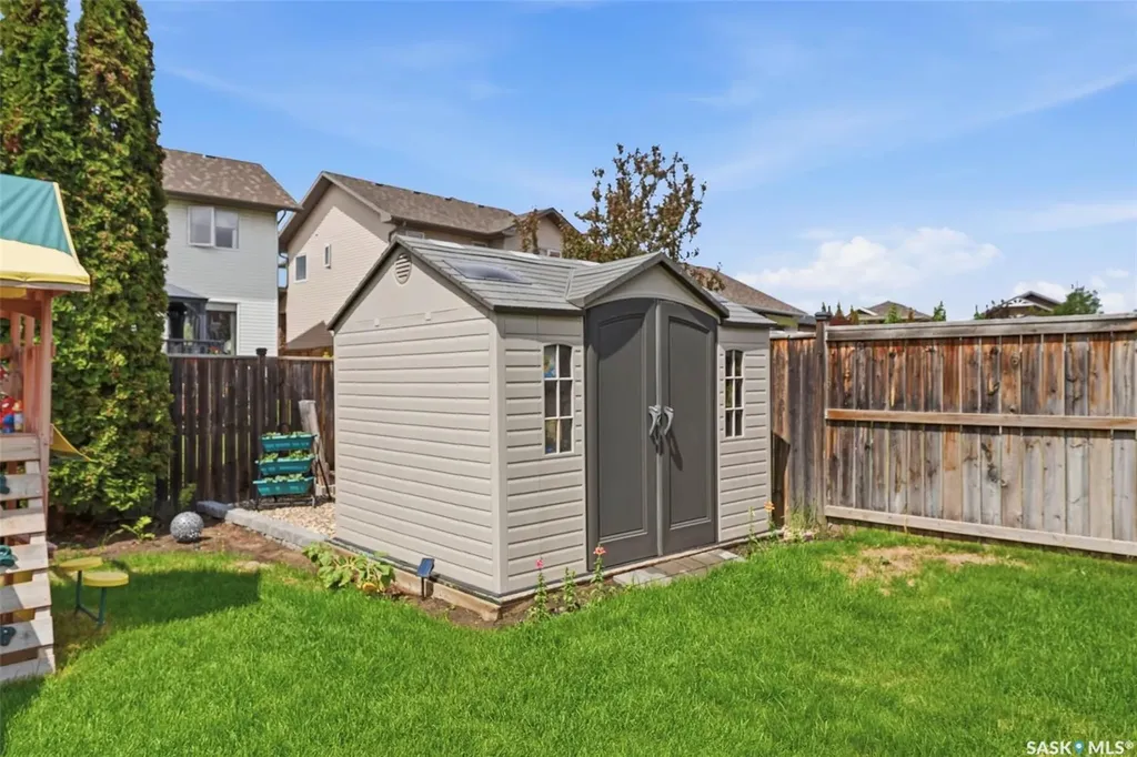 327 Hettle Cove Saskatoon SK S7T 0E8