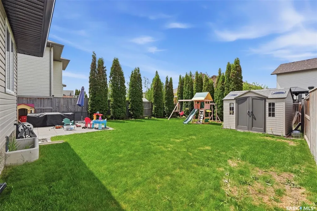 327 Hettle Cove Saskatoon SK S7T 0E8