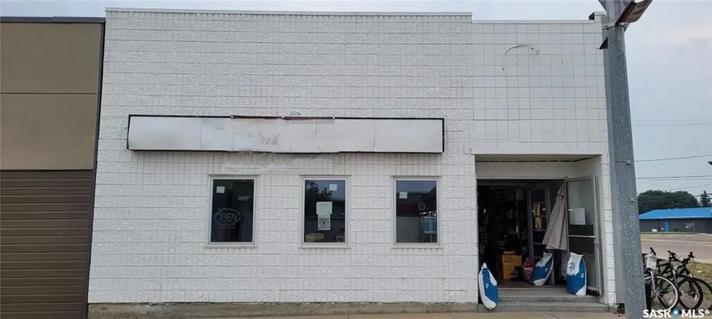 203 Centre Street Meadow Lake SK S9X 1L5