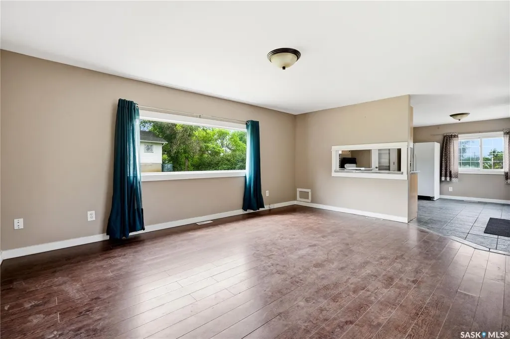 123 3rd Street W Lafleche SK S0H 2K0