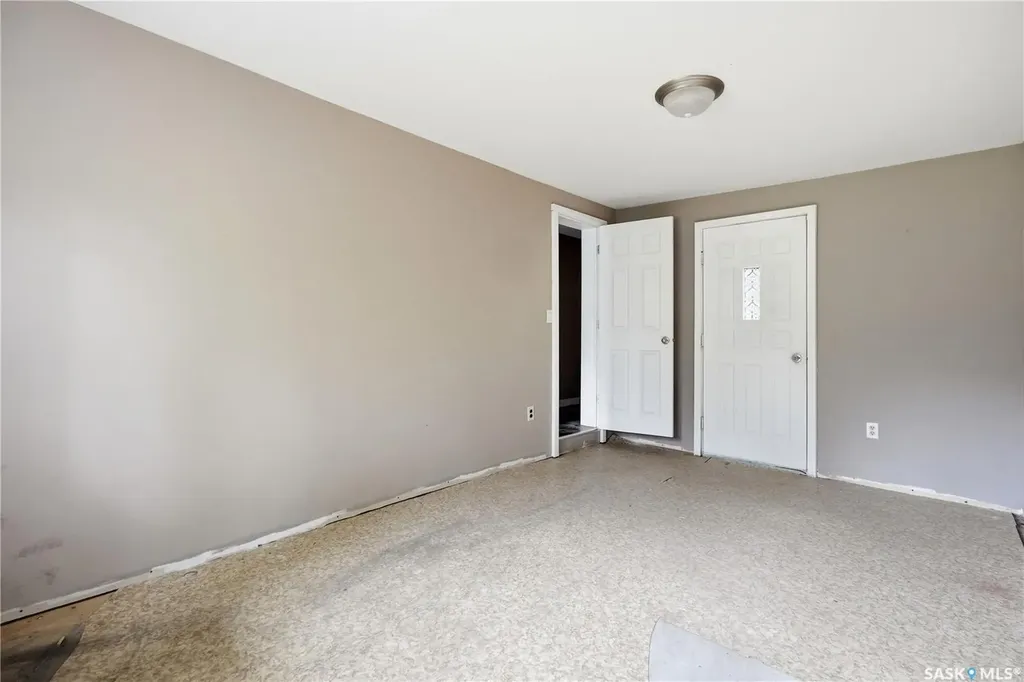 123 3rd Street W Lafleche SK S0H 2K0