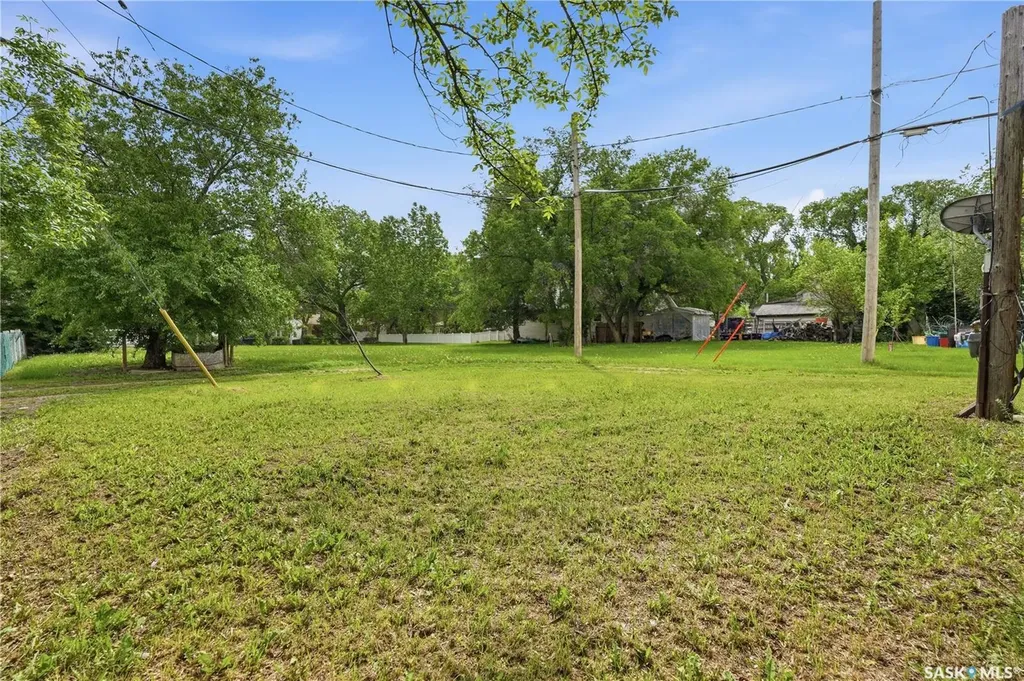 123 3rd Street W Lafleche SK S0H 2K0