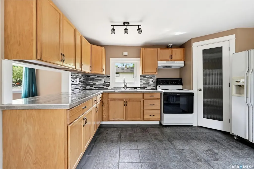 123 3rd Street W Lafleche SK S0H 2K0